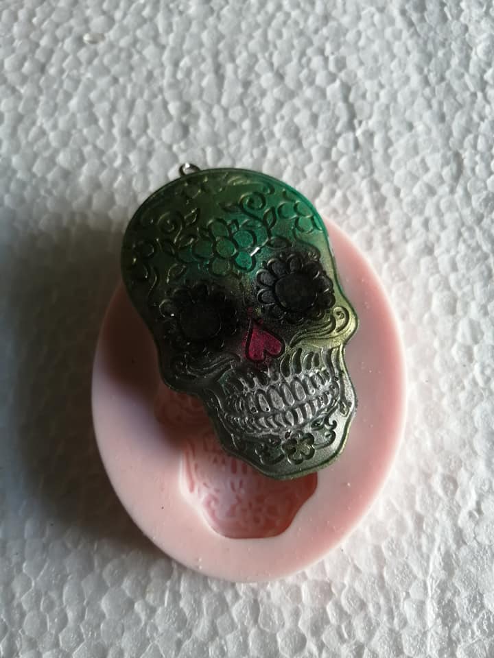Silicone push mold skull flat back 3.5x6cm